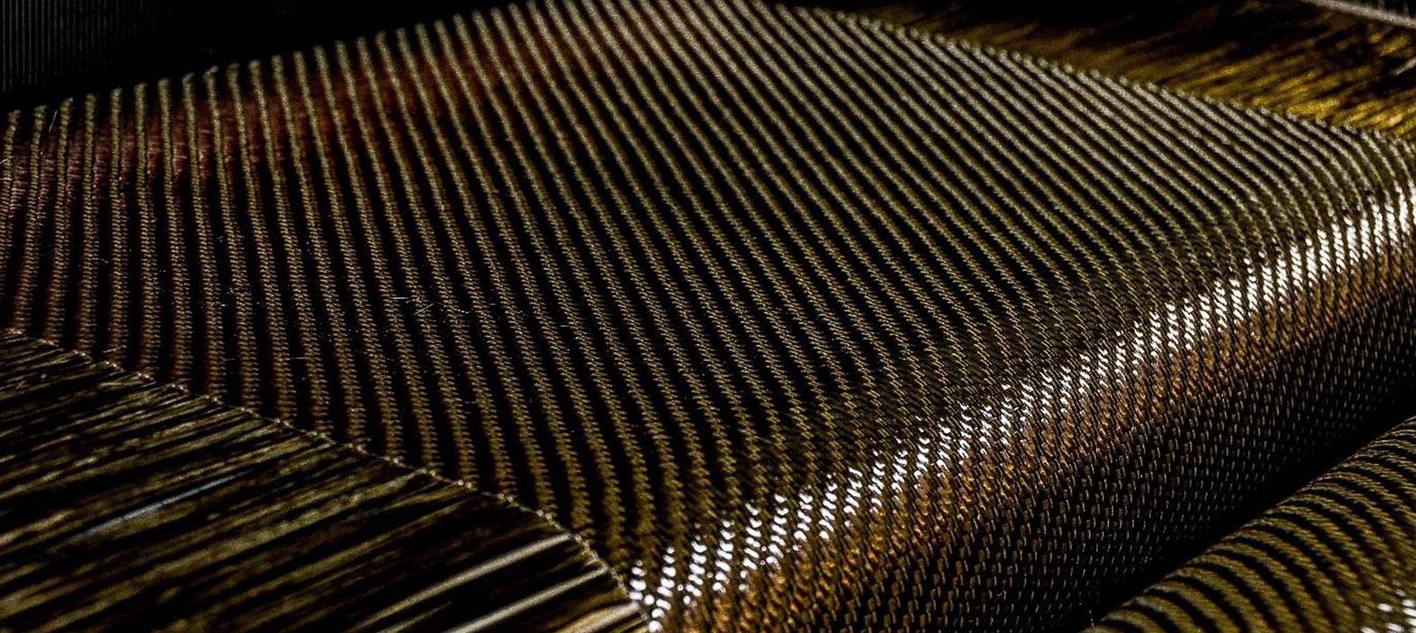 Acrylic Resin vs. Epoxy Resin: Choosing the Ideal Companion for Your Carbon Fiber Products