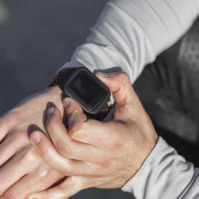 How Luxury Watchmakers Use Carbon Fiber for Lightweight Precision