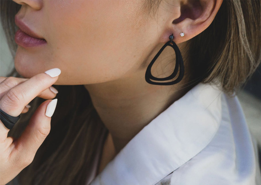 Beyond Metals: Why Carbon Fiber Has Evolved as a Premier Jewelry Medium